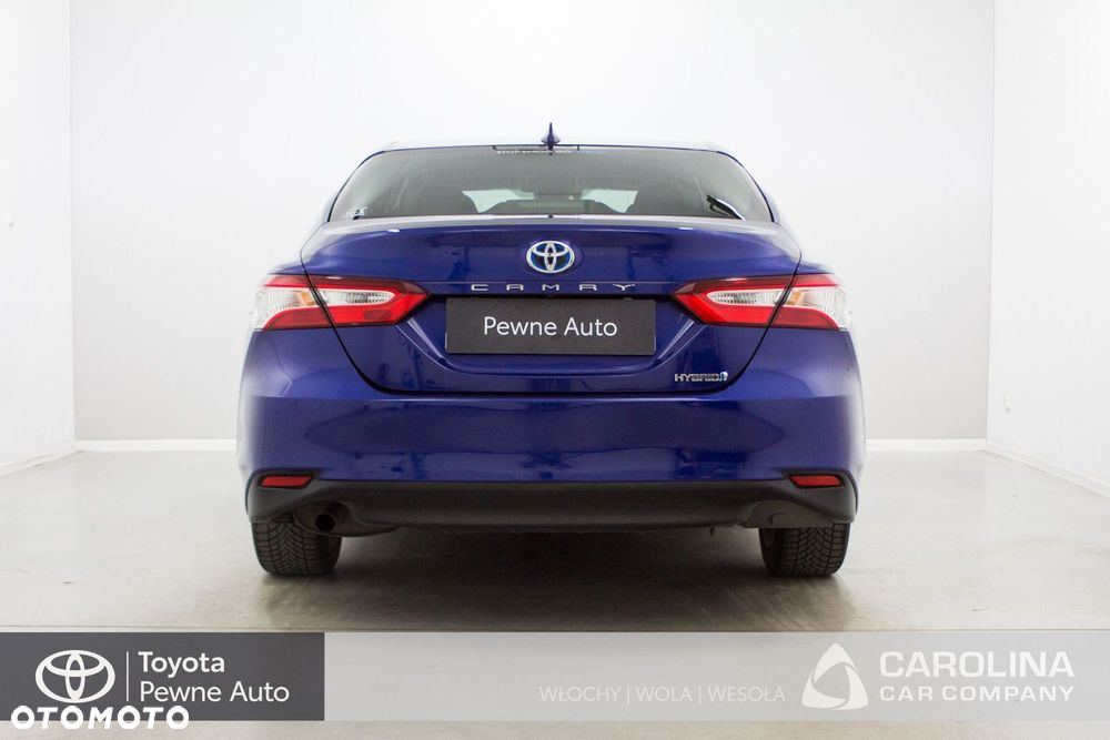 Toyota Camry - 20