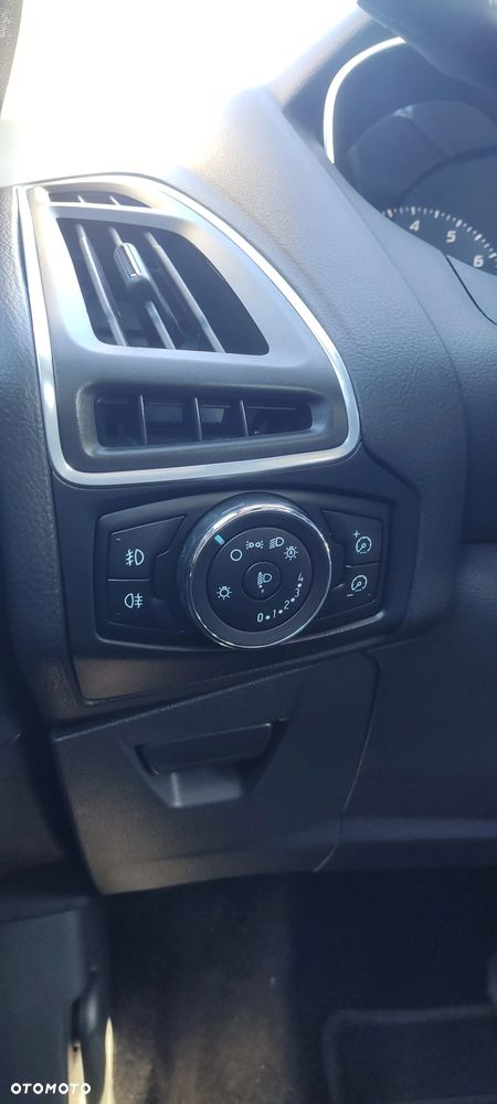 Ford Focus 1.6 TI-VCT Champions Edition - 19