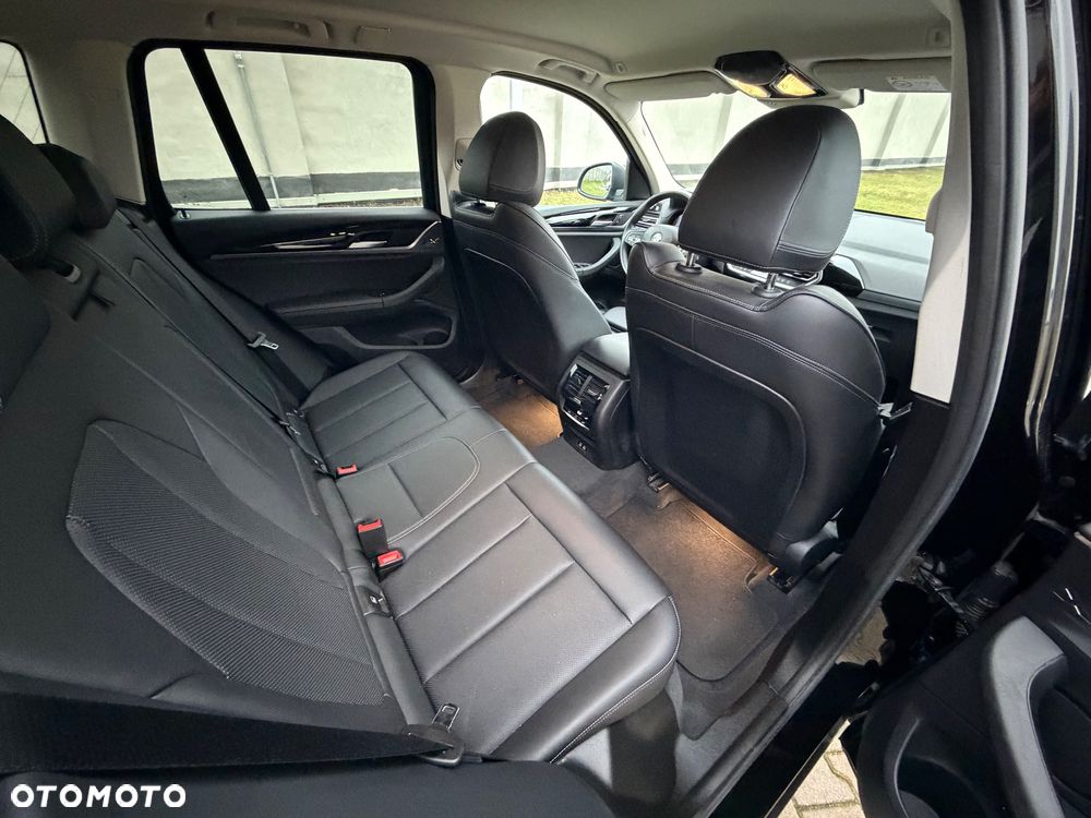 BMW X3 xDrive20d sport - 20