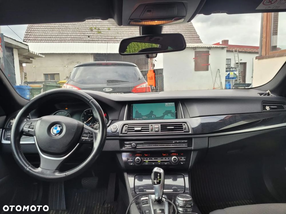 BMW Seria 5 525d xDrive - 1