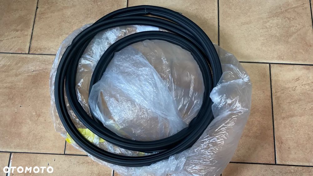 USZCZELKA POKRYWY BAGAŻNIKA BMW X4 G02 7498729 NOWA ORYGINAŁ - 1