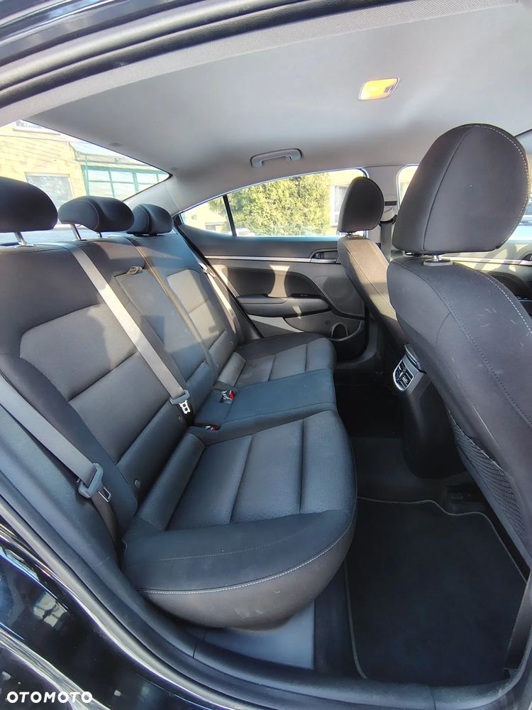Hyundai Elantra 1.6 Comfort - 15