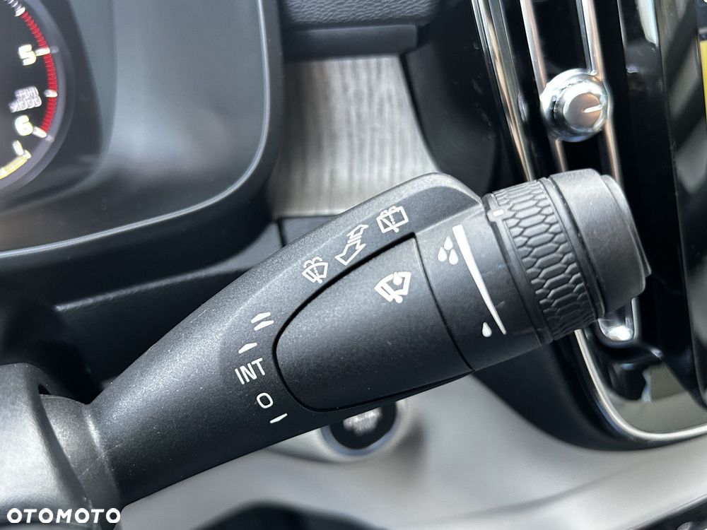 Volvo XC 40 - 24