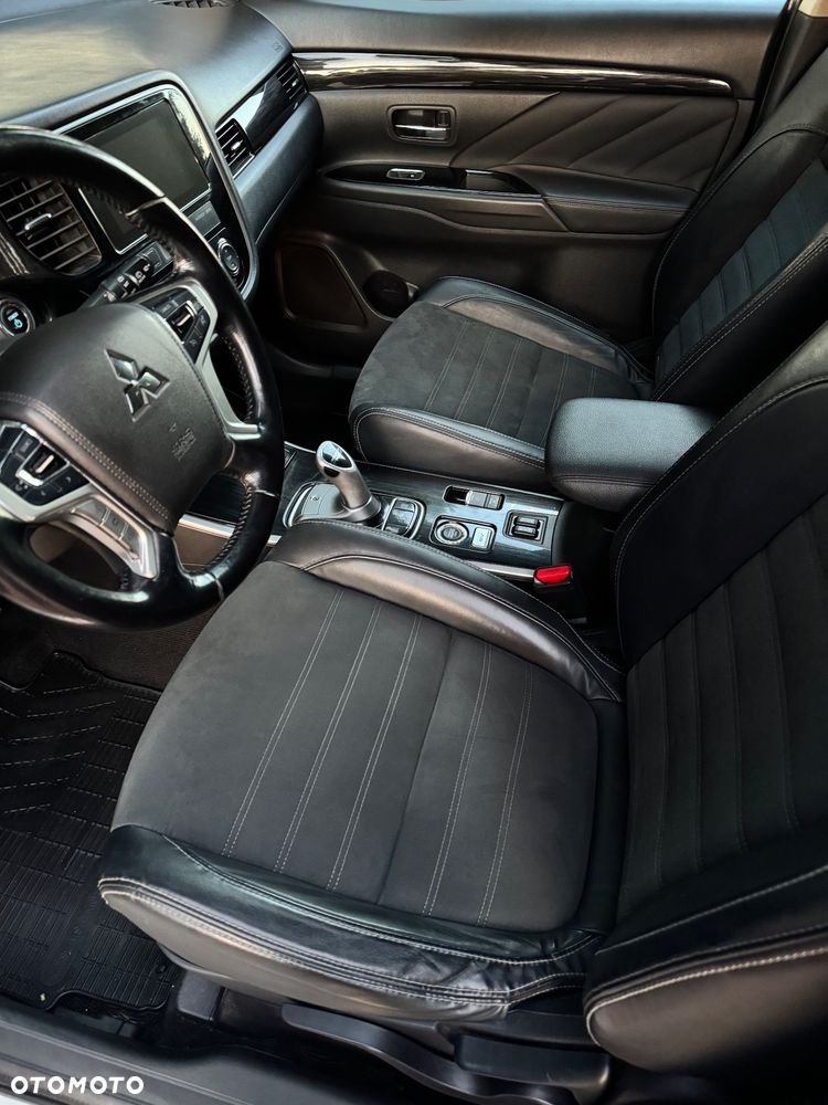 Mitsubishi Outlander 2.0 4WD - 9