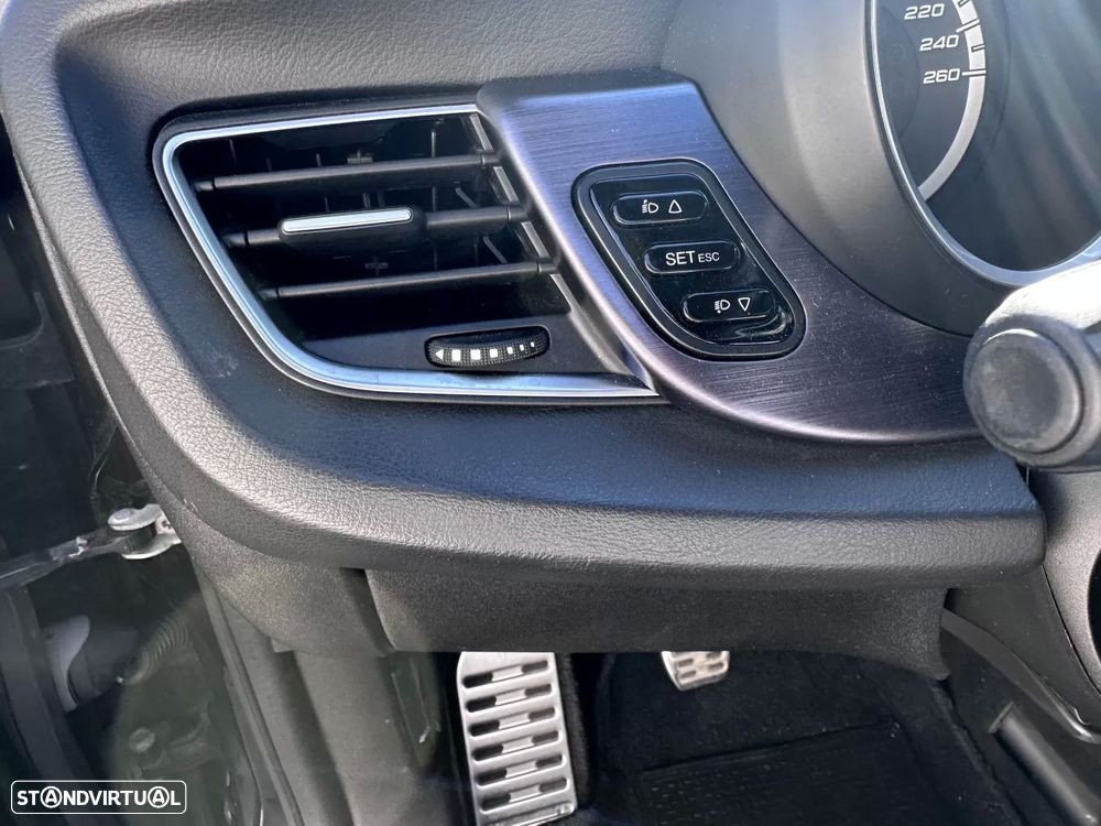 Alfa Romeo Giulietta 1.6 JTDM Distinctive - 11