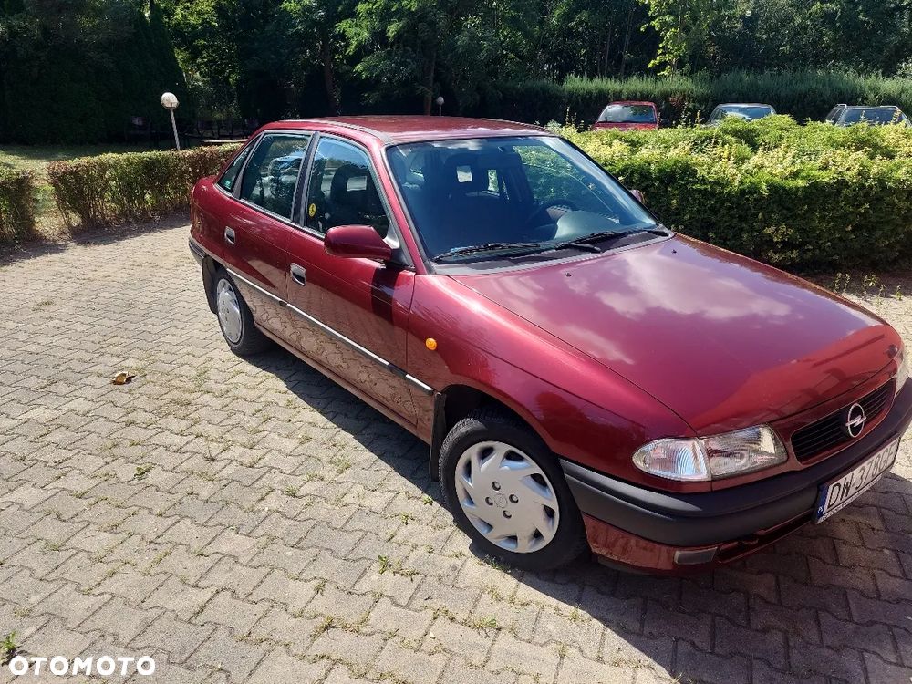 Opel Astra 1.6 16v 100 - 3