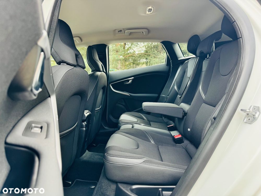 Volvo V40 D4 Drive-E Momentum - 38