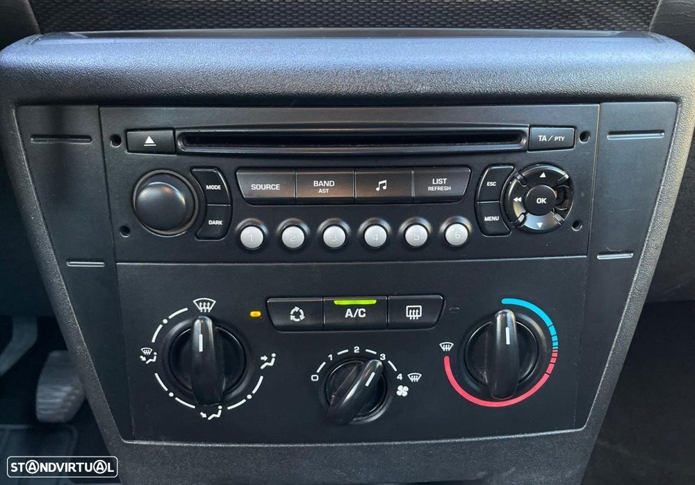 Citroën C4 1.6 HDi 110 VTR Pack - 11