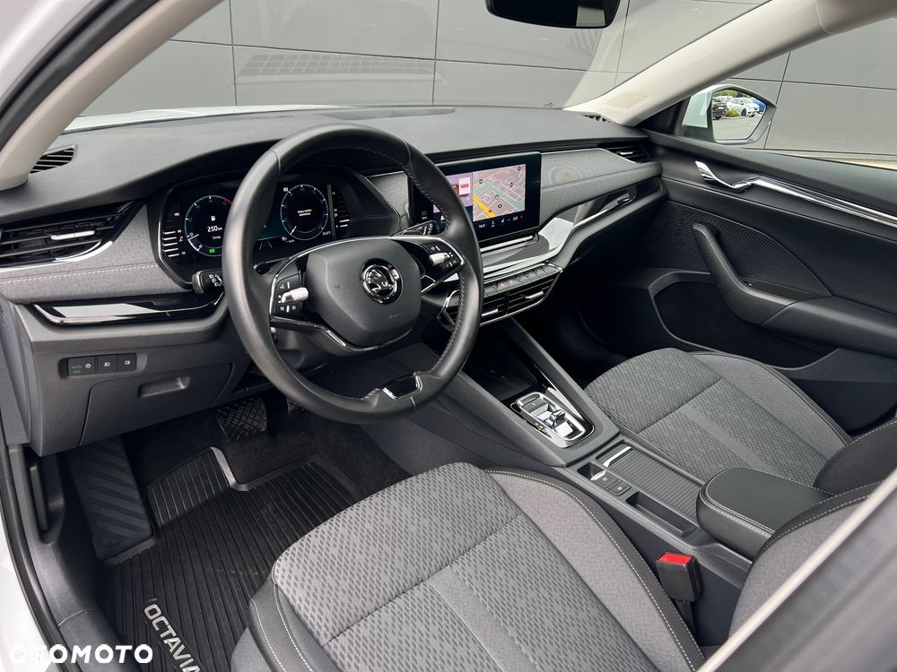 Skoda Octavia 2.0 TDI SCR Style DSG - 20