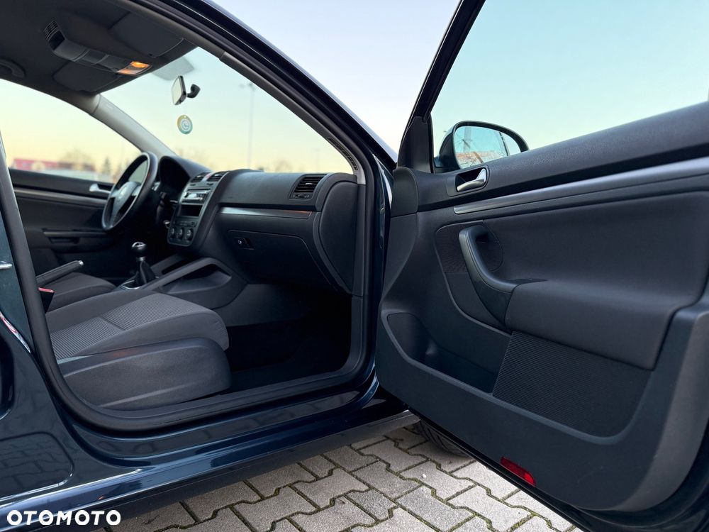 Volkswagen Golf 1.6 Comfortline - 25