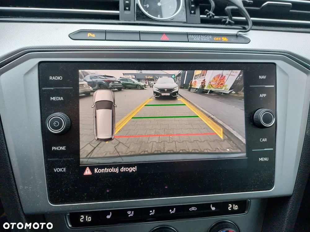 Volkswagen Passat 2.0 TDI SCR DSG Business - 13