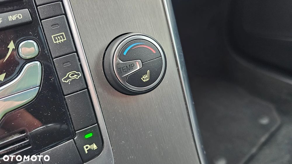 Volvo XC 60 D3 Momentum - 12