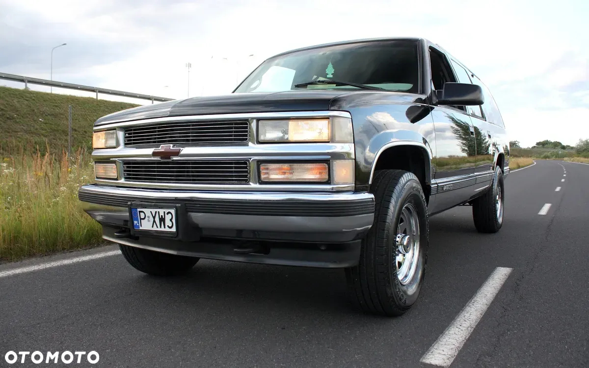 Chevrolet Suburban - 3