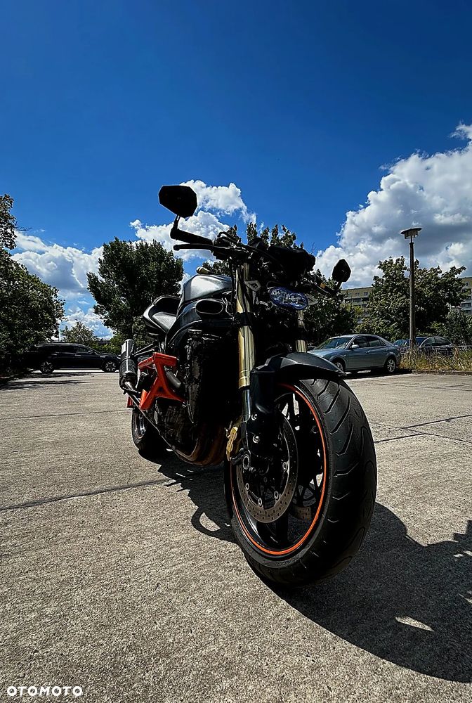 Suzuki GSX-R - 1