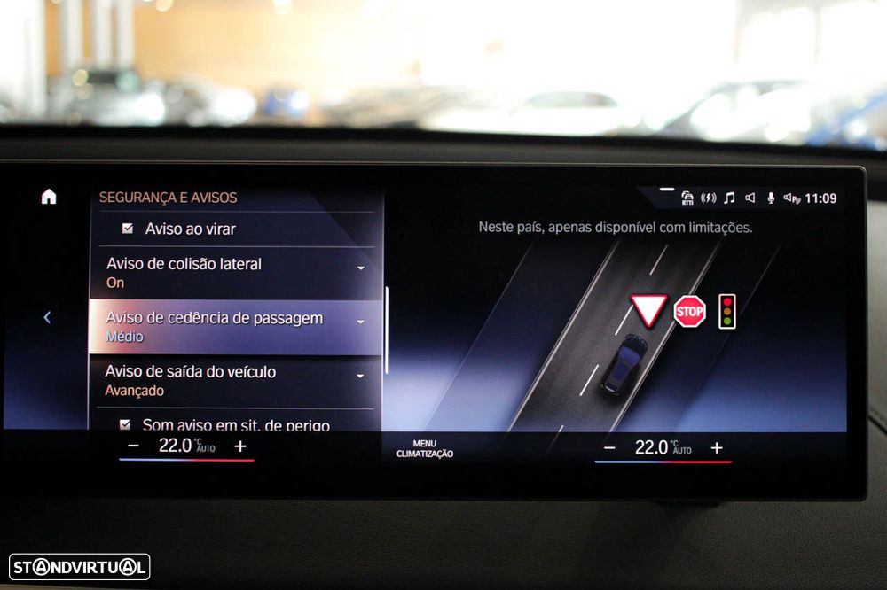 BMW iX xDrive40 - 43