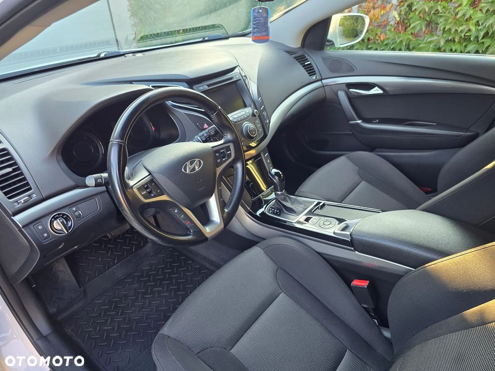 Hyundai i40 i40cw 1.7 CRDi Automatik Fifa World Cup Edition - 9
