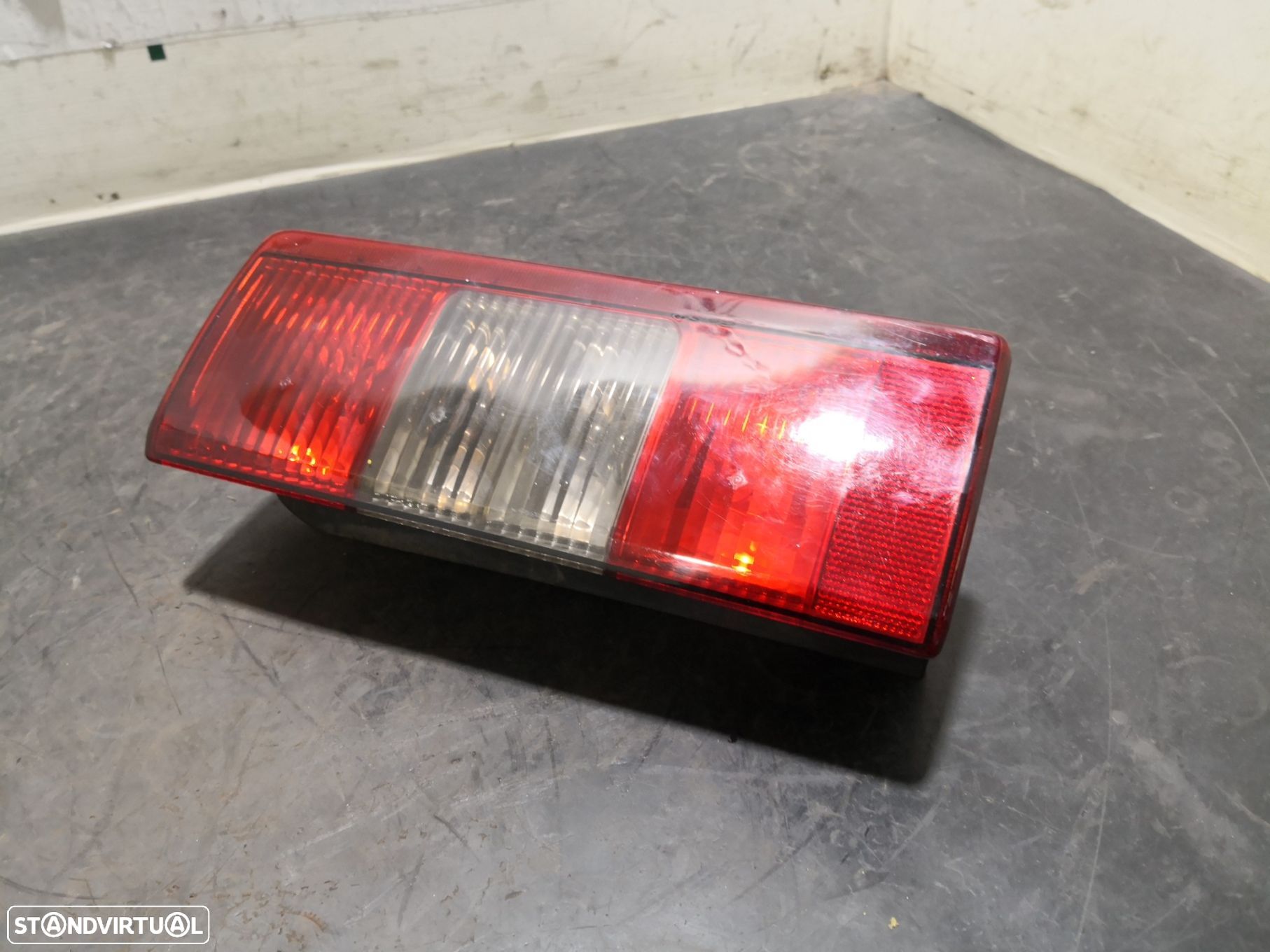Farolim Stop Dto Opel Combo Caixa/Combi - 1