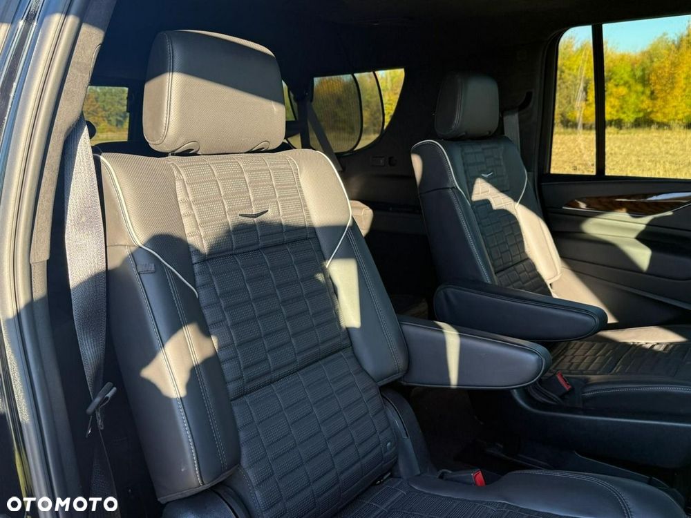 Cadillac Escalade - 23