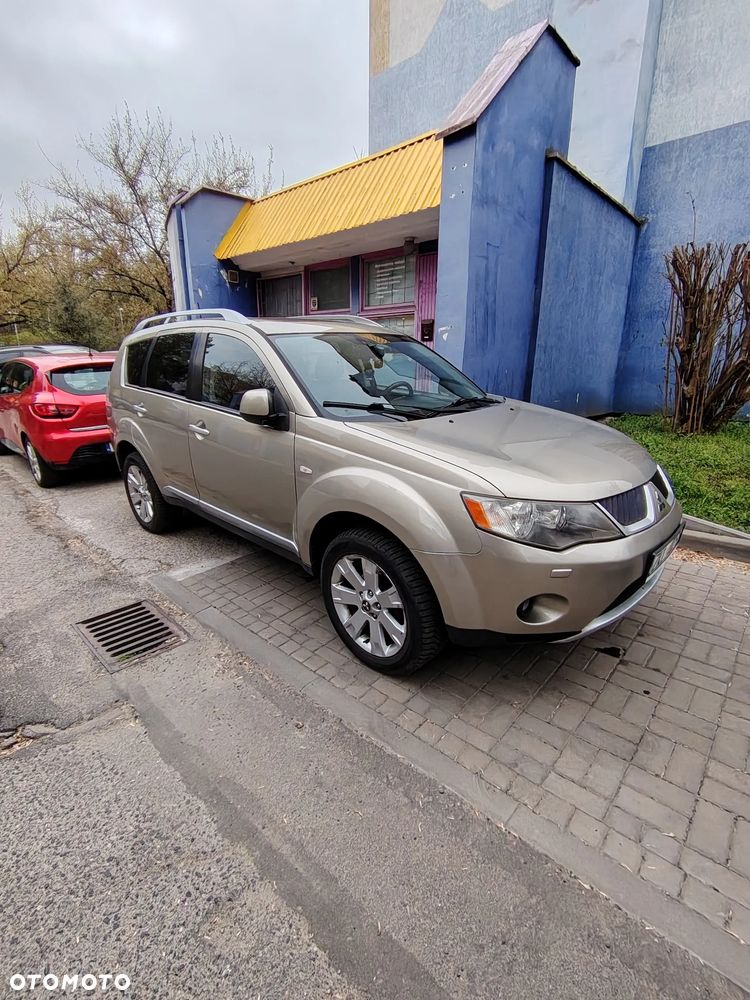 Mitsubishi Outlander 2.0 DI-D 4WD Instyle - 1