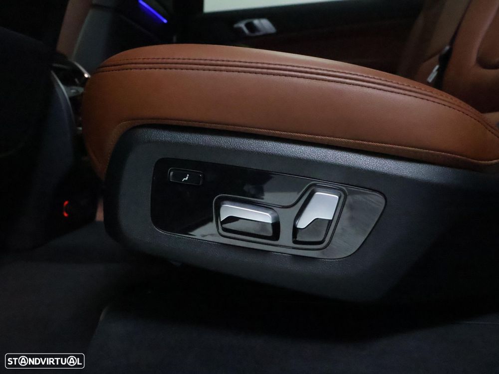 BMW X7 40 d xDrive Pack M - 36