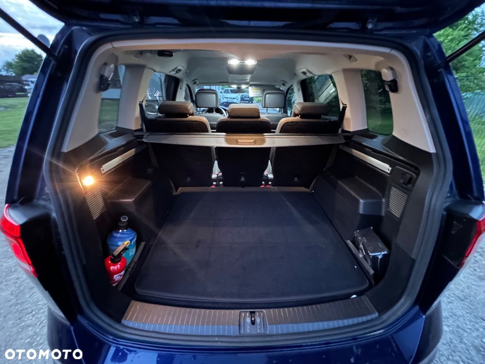 Volkswagen Touran 2.0 TDI SCR Join - 21