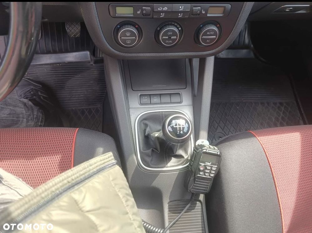 Volkswagen Jetta - 7
