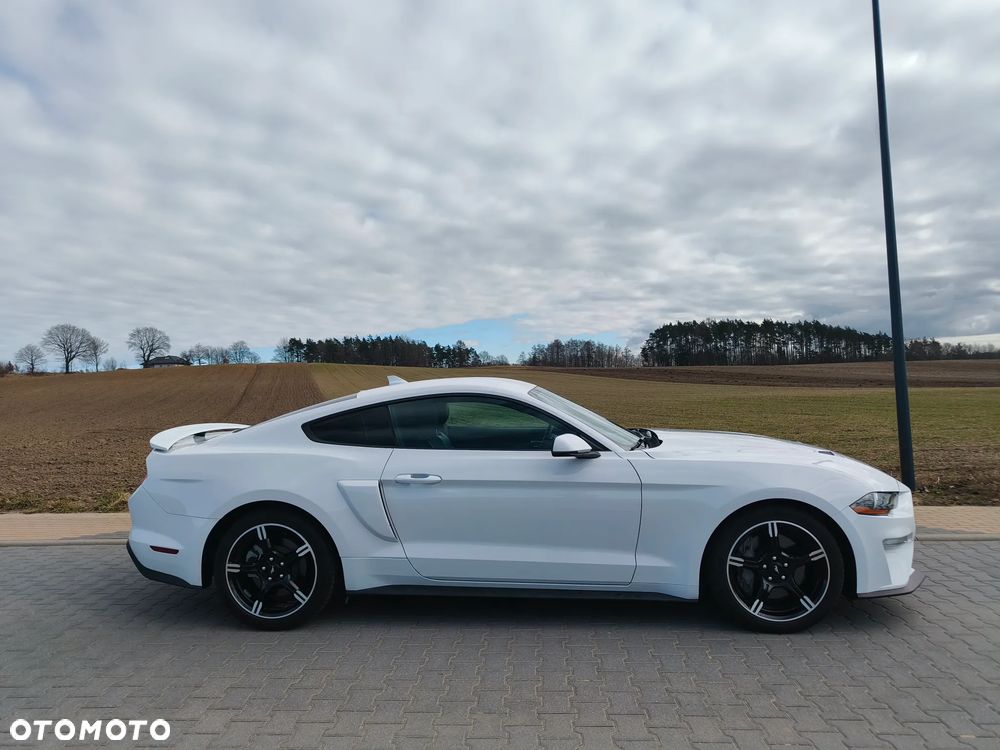 Ford Mustang - 6