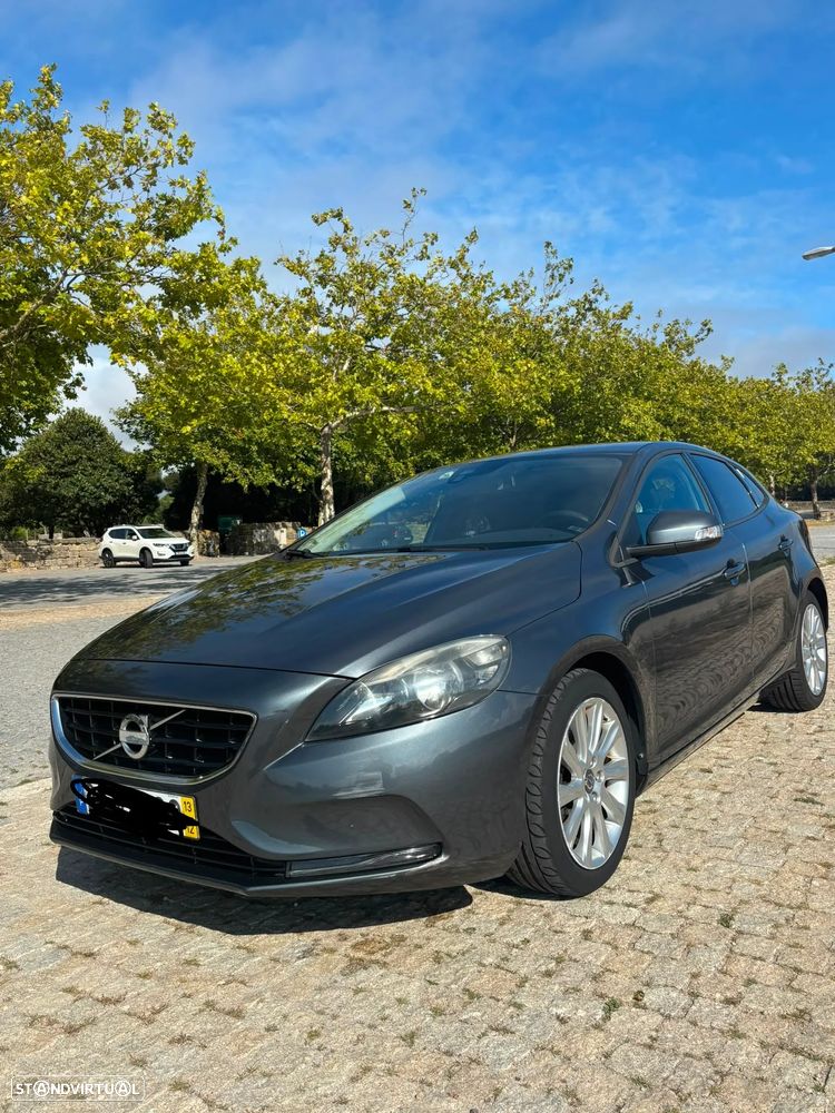 Volvo V40 D2 Summum - 1