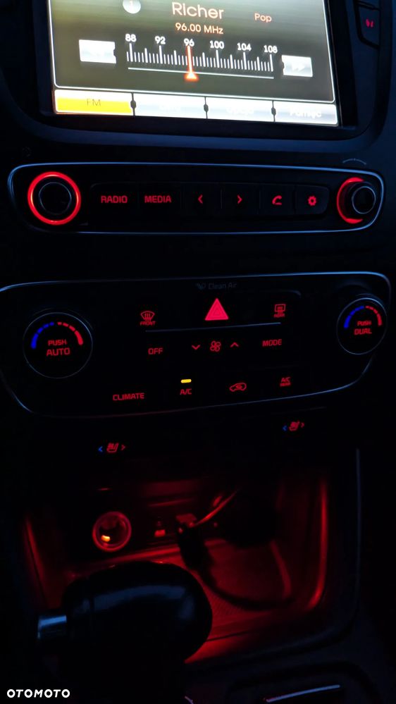 Kia Sorento 2.2 CRDI XL 7os - 14