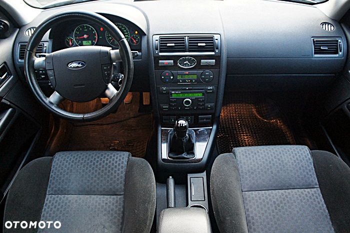 Ford Mondeo 1.8 Ghia - 5