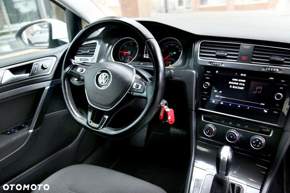 Volkswagen Golf - 12