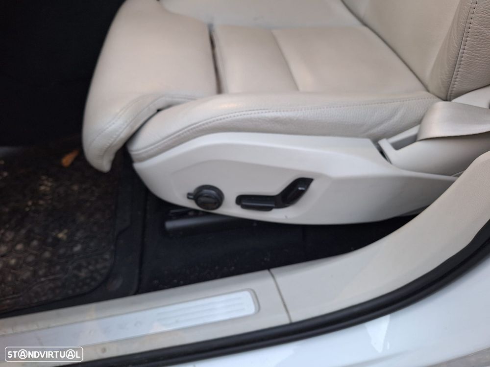 Volvo XC 60 2.0 B5 Inscription AWD - 2