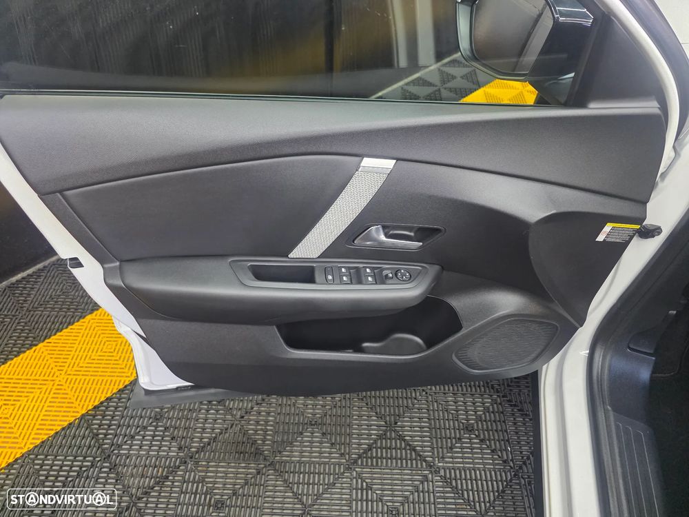Citroën C4 BlueHDi 110 Stop&Start FEEL - 37