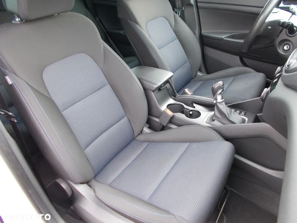 Hyundai Tucson 1.7 CRDI BlueDrive GO 2WD - 14