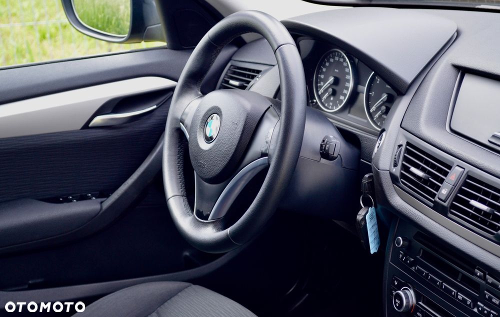 BMW X1 sDrive18i - 26