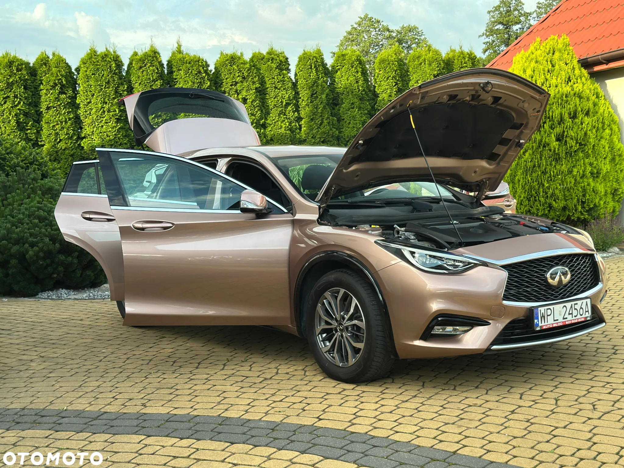 Infiniti Q30 1.5d Premium Tech Cafe Teak - 29