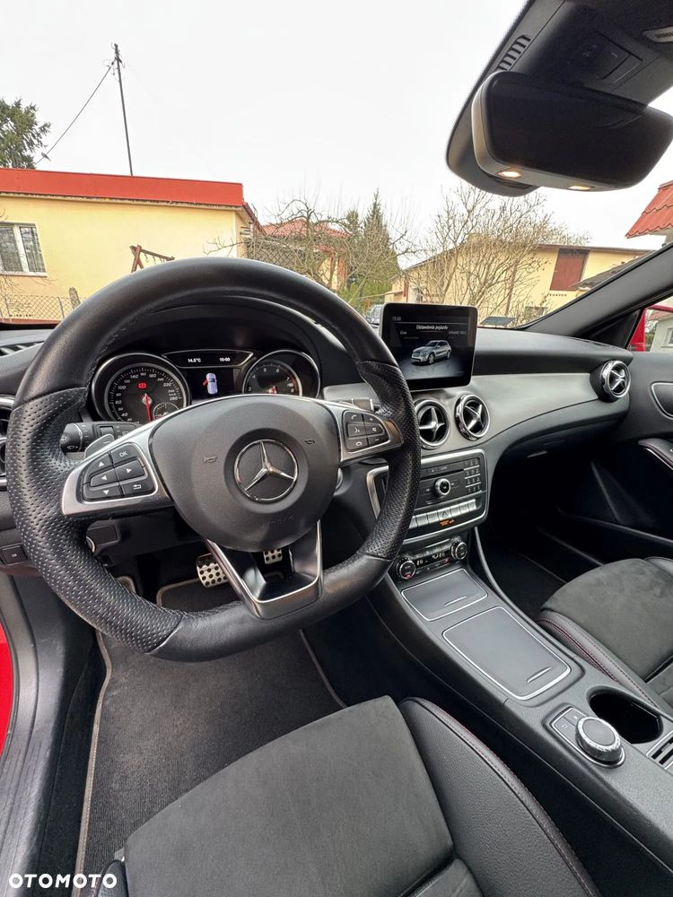 Mercedes-Benz GLA 200 7G-DCT AMG Line - 13