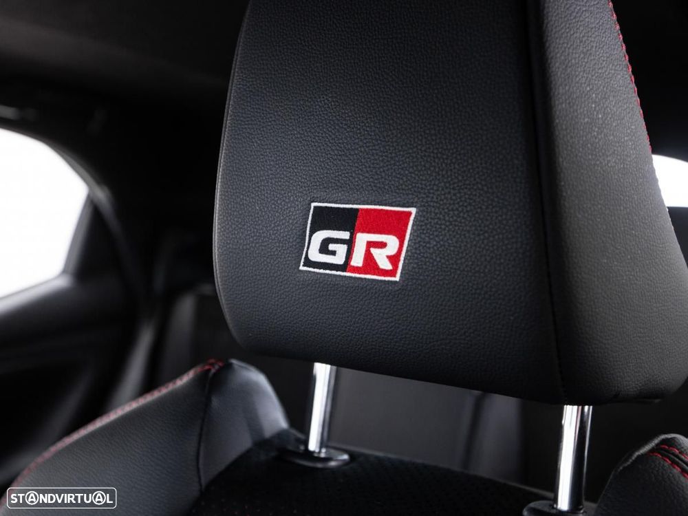 Toyota Yaris 1.5 HDF GR Sport - 14