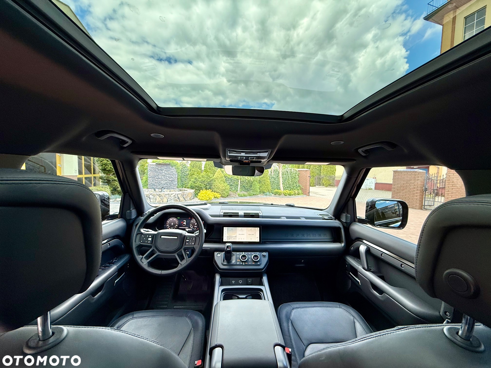 Land Rover Defender 110 P400 X-Dynamic S - 23