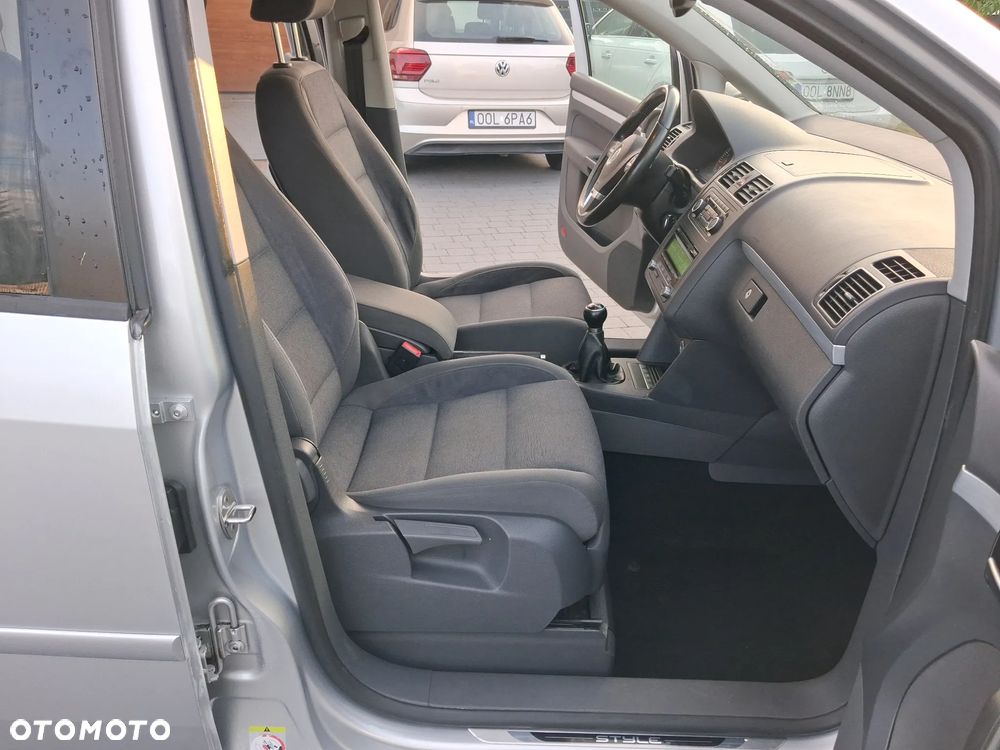 Volkswagen Touran 1.2 TSI STYLE - 13