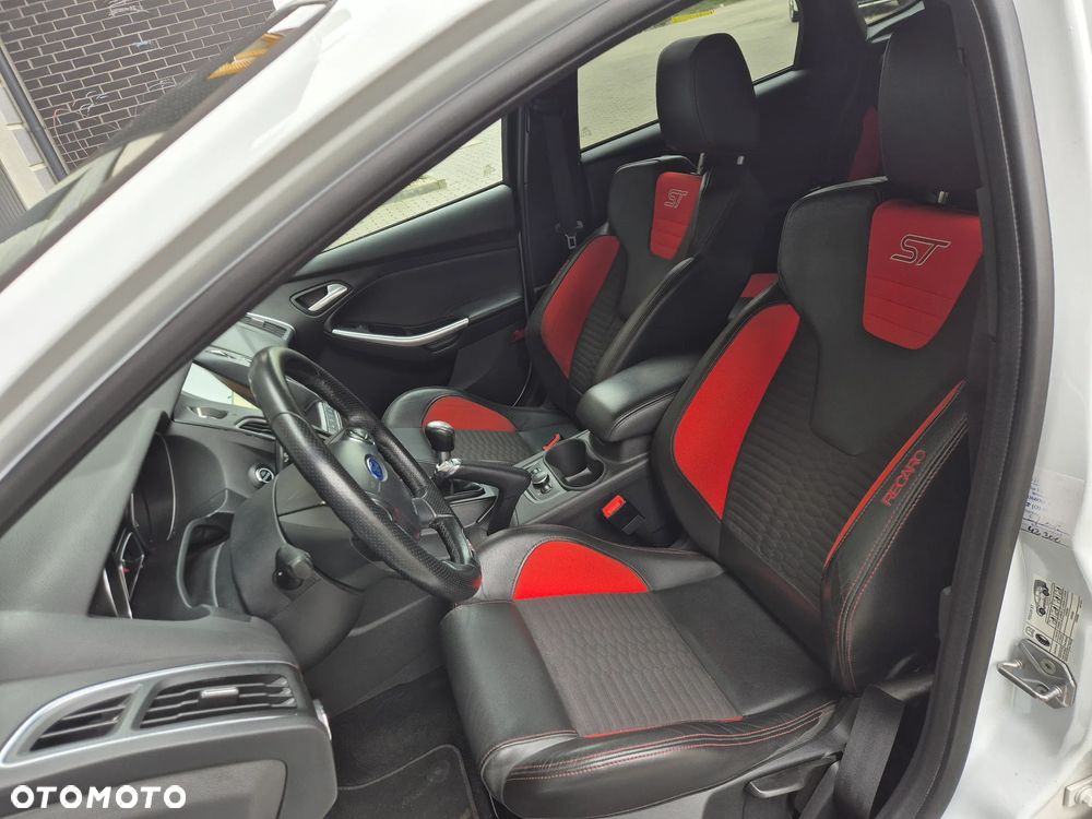 Ford Focus - 17