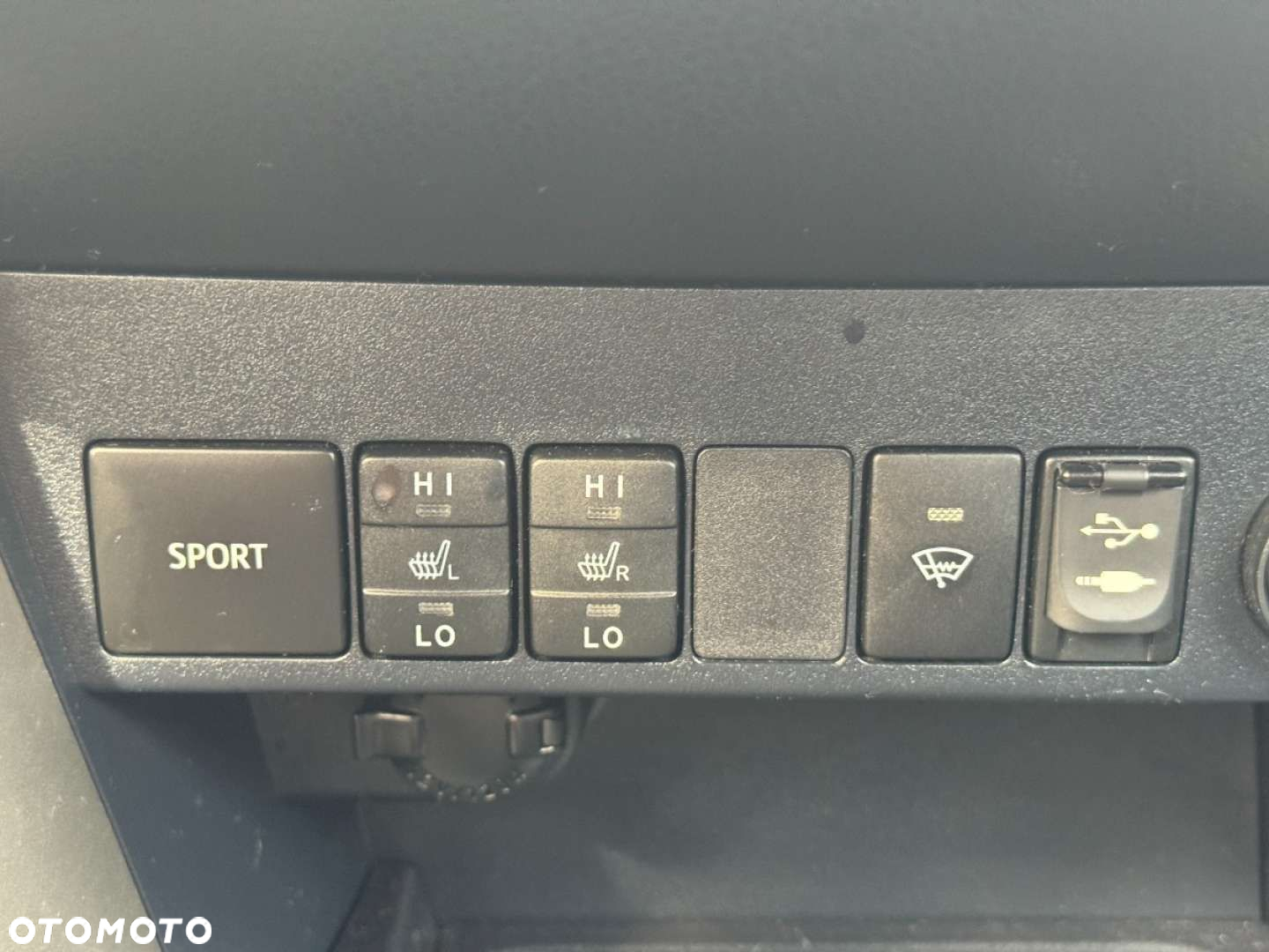 Toyota RAV4 - 30