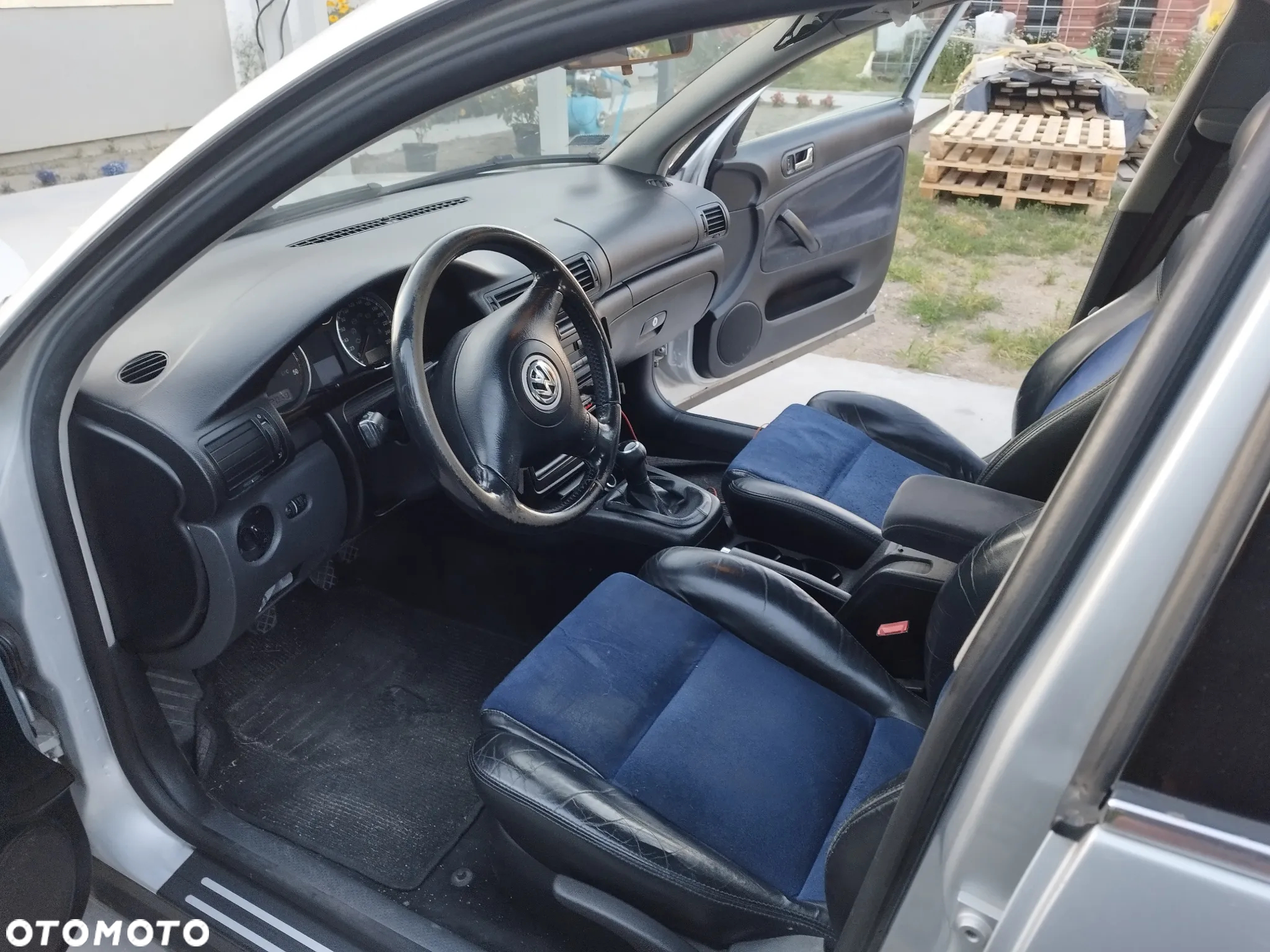 Volkswagen Passat 1.9 TDI Highline - 9