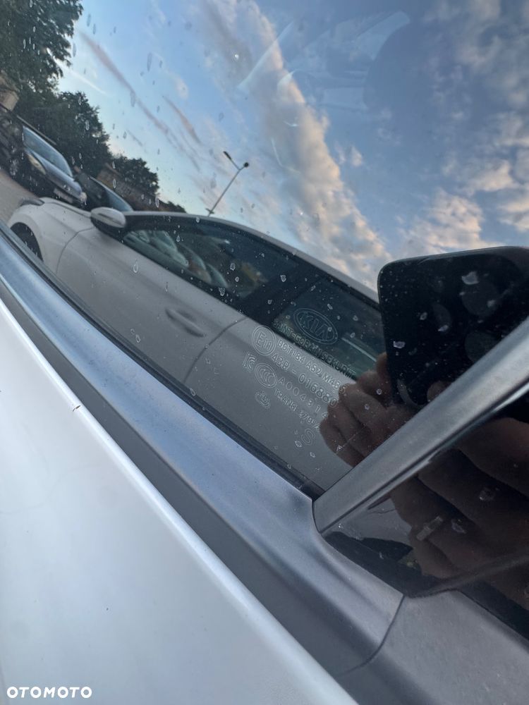Kia Stinger 2.0 T-GDI L - 8