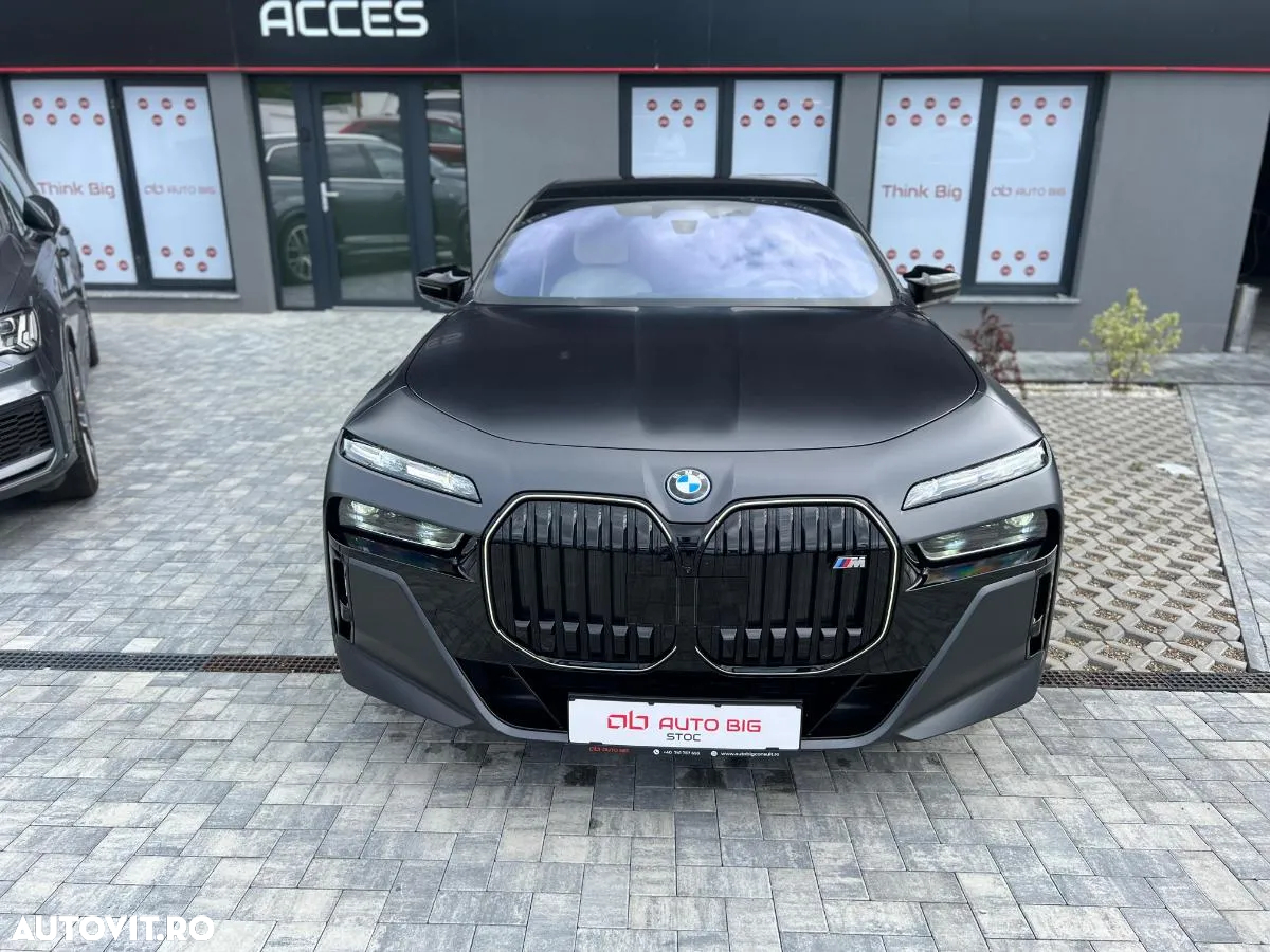 BMW M7 M760e xDrive - 9