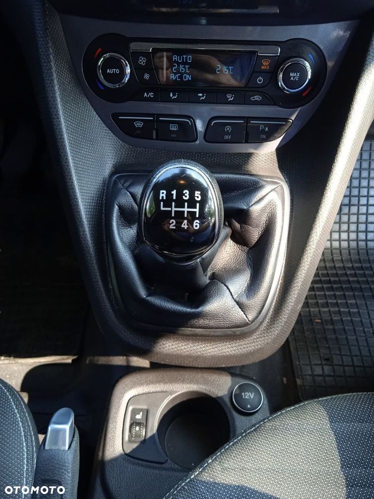 Ford Transit Connect - 27