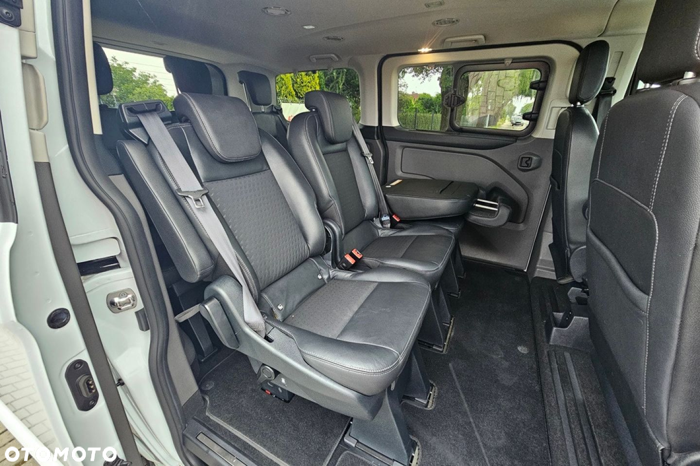 Ford Tourneo Custom - 20