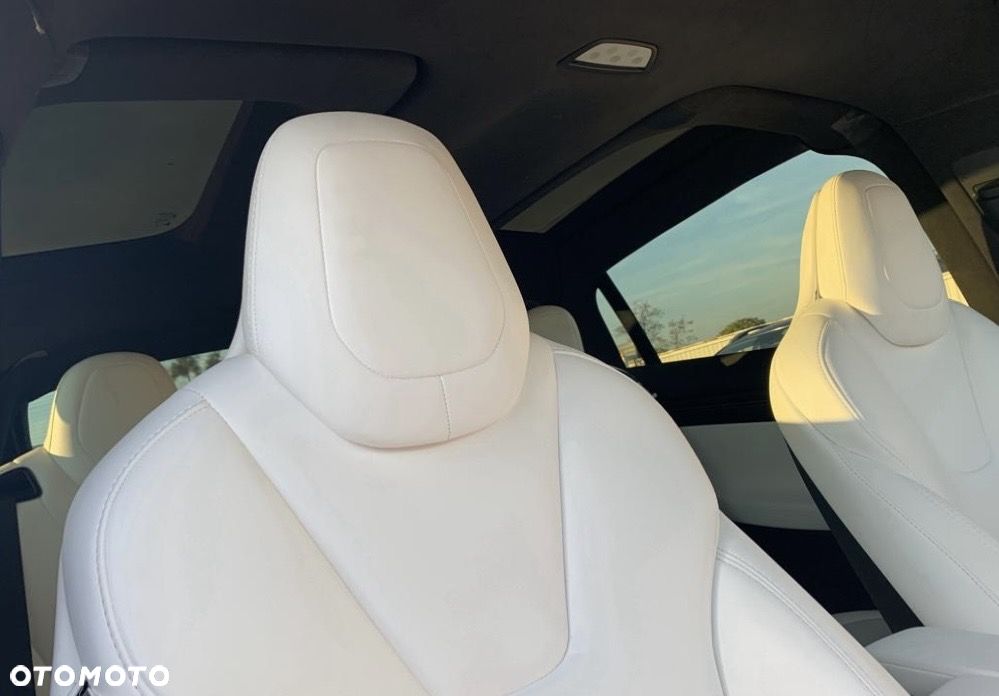 Tesla Model X 75D Allradantrieb - 10