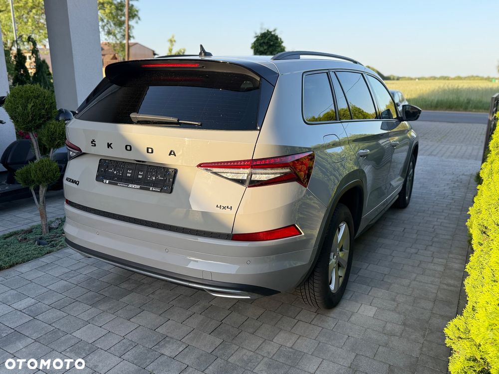 Skoda Kodiaq 2.0 TDI 4x4 DSG Sportline - 4