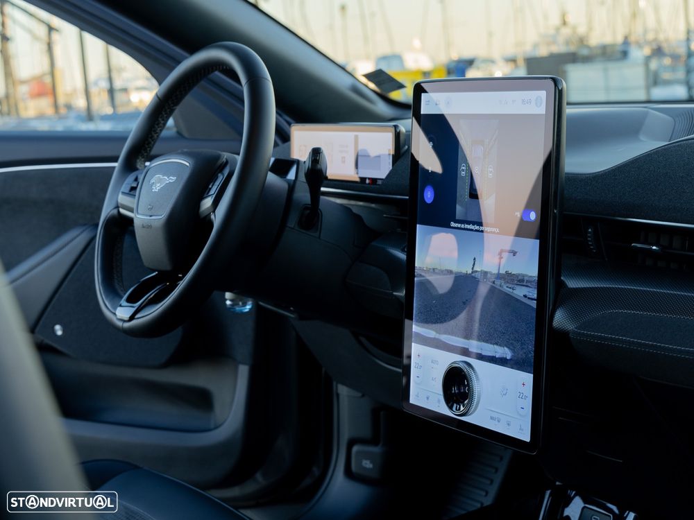 Ford Mustang Mach-E AWD GT - 10